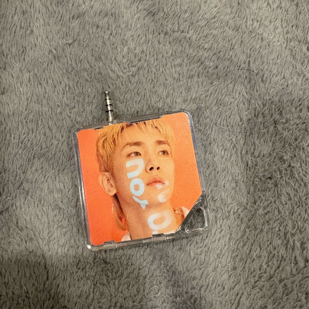 Key the 1st album repackage « I wanna be » khino version